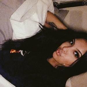 Meet your Posher, Mia